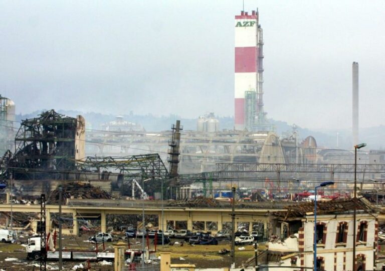 Explosion de l'usine AZF à Toulouse le 21 septembre 2001 - arrêt de la cour d'appel de Paris